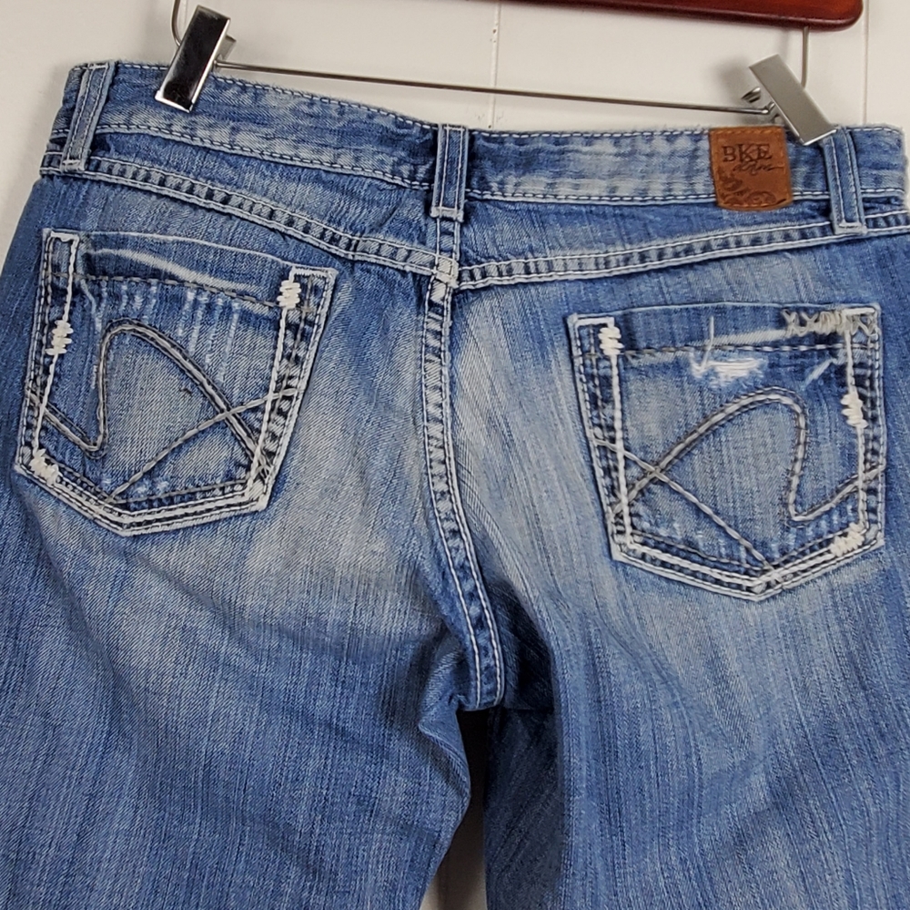 Bke Sabrina  bermuda style factory distressed shorts size 28 - Picture 5 of 16